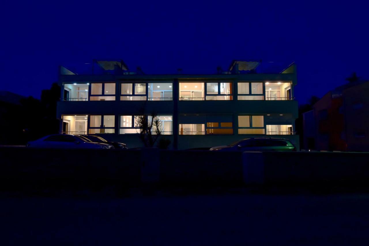 Apartments Laura 1 Privlaka  Eksteriør bilde